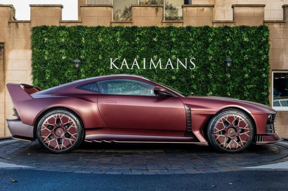 Aston Martin Valiant