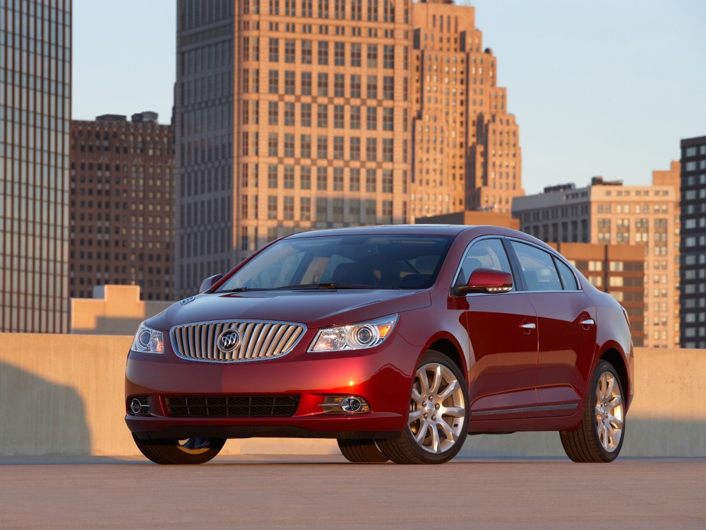 2010_Buick_LaCrosse_CXS