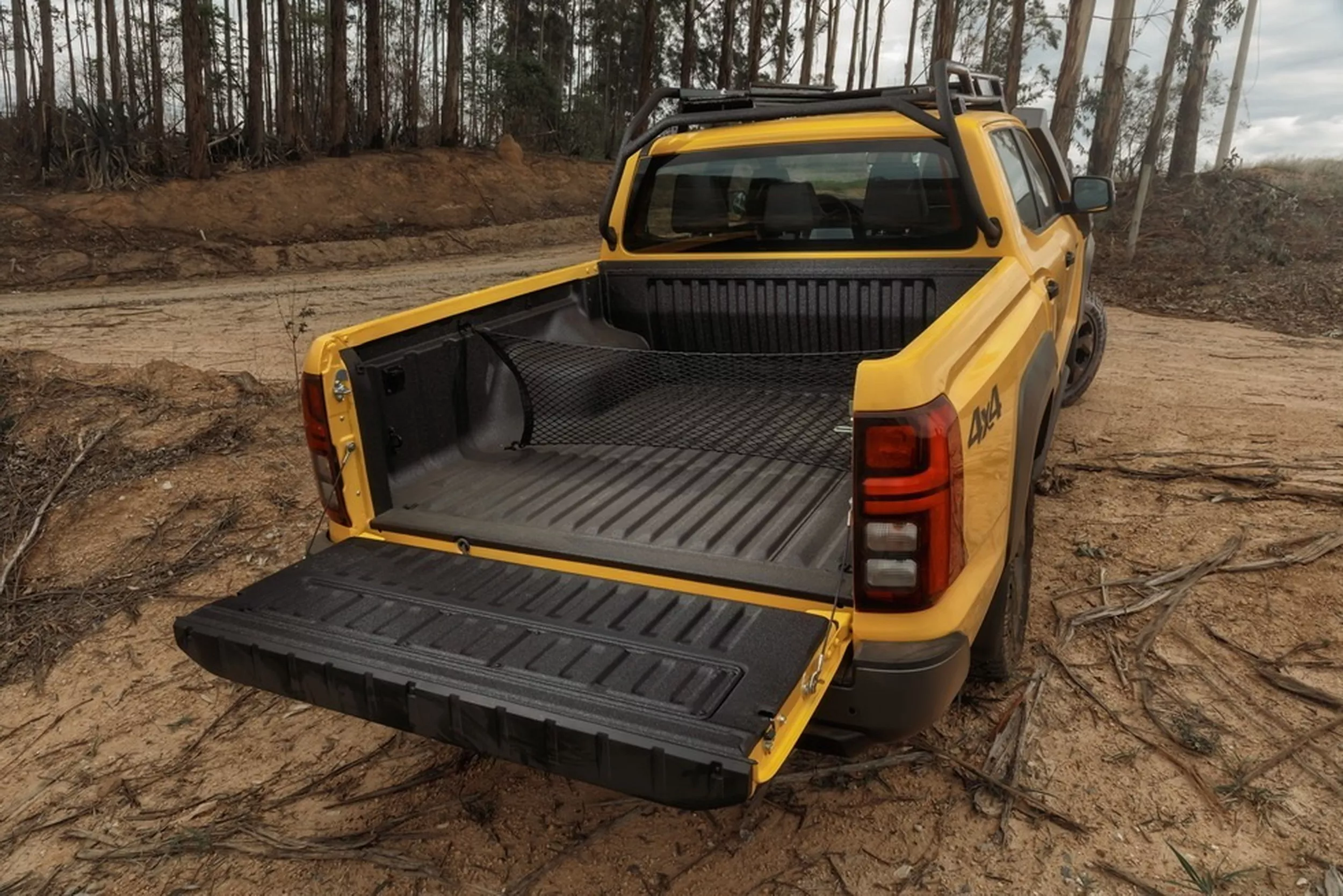 Mitsubishi Triton Savana