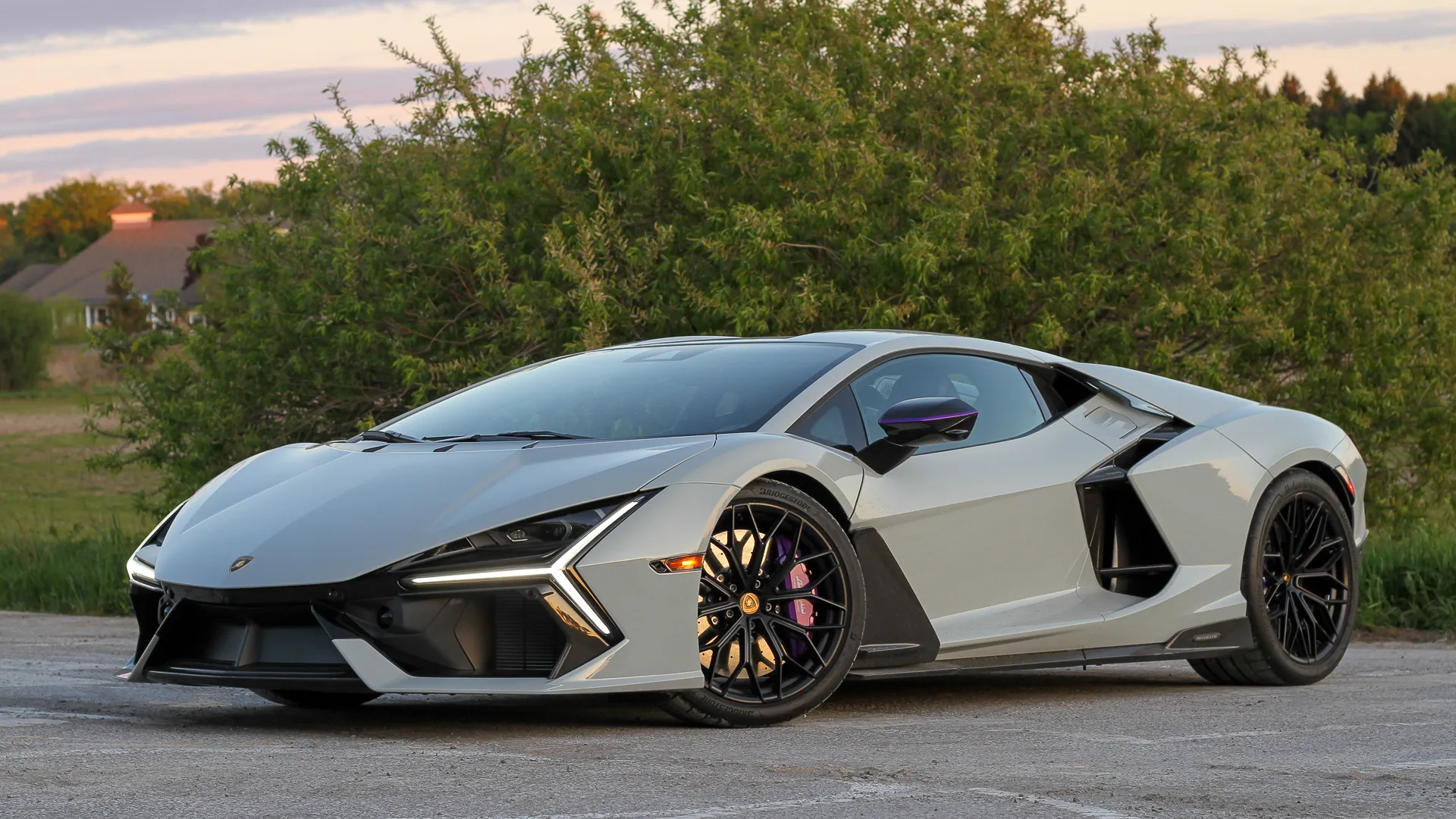 Lamborghini Revuelto