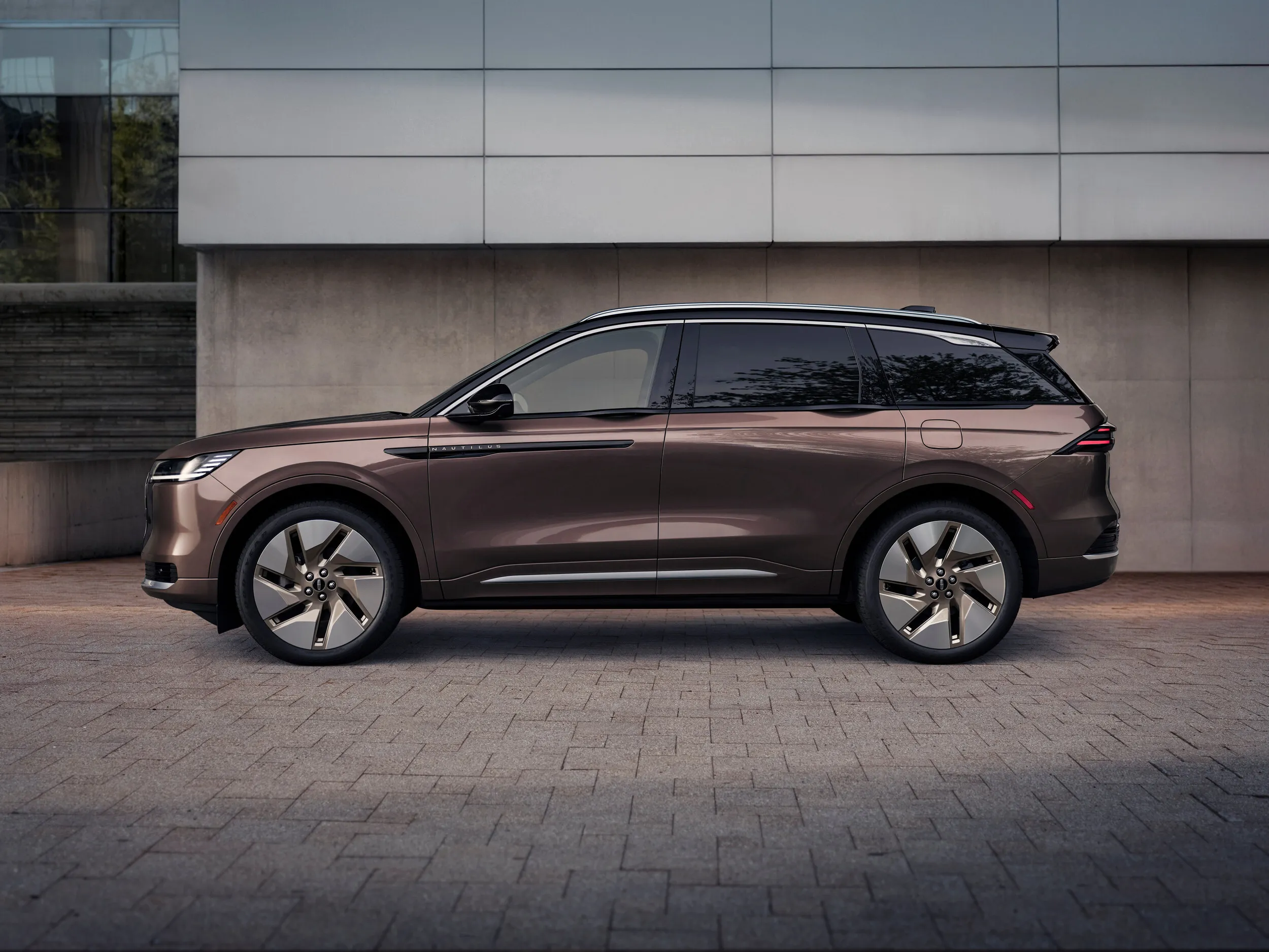 2027 Lincoln Nautilus 