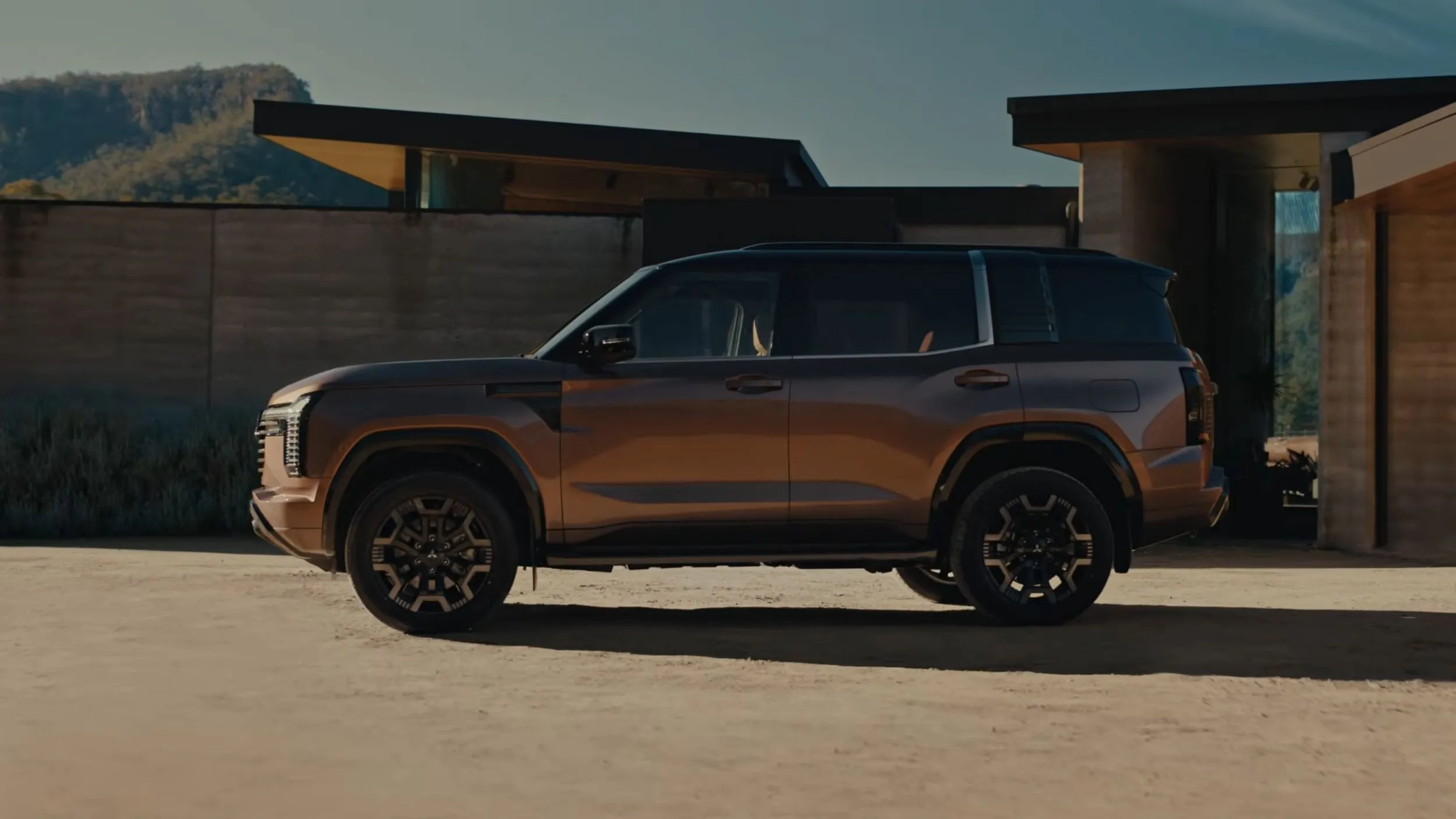 2027 Mitsubishi Pajero 