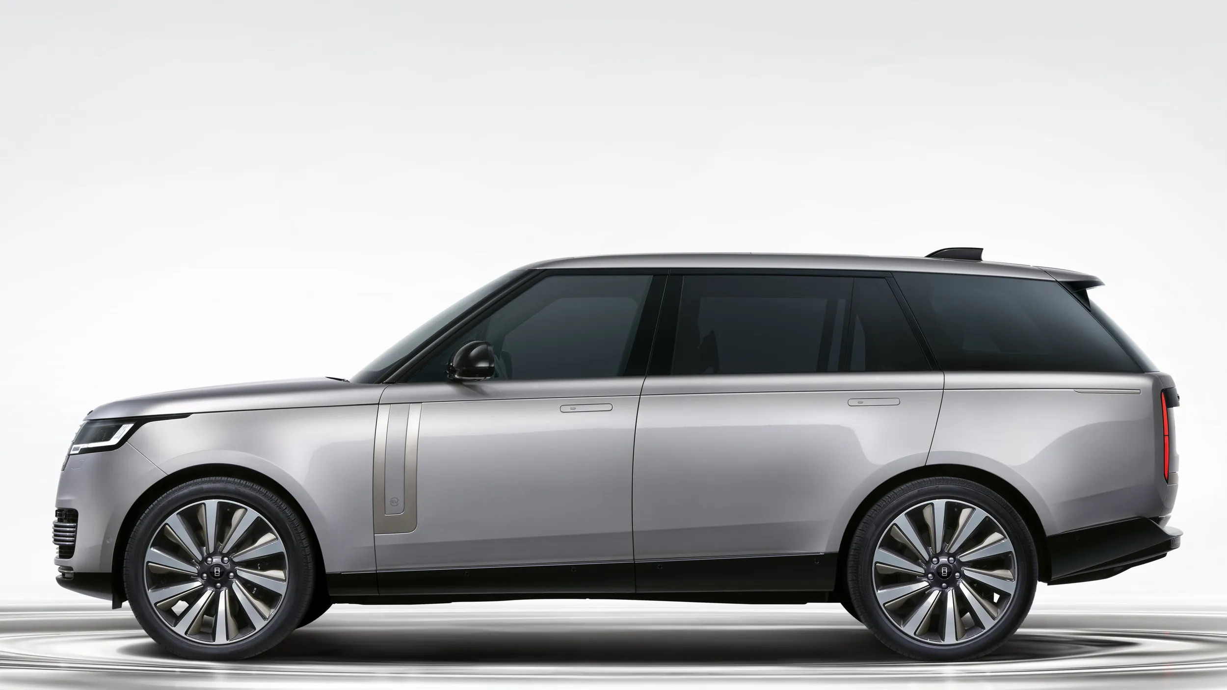 Range Rover SV Ultra