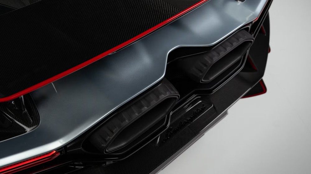 Lamborghini Revuelto SV