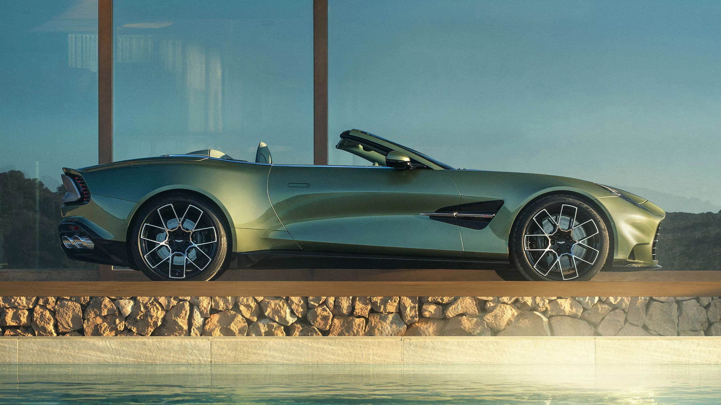 Aston Martin Vanquish Volante