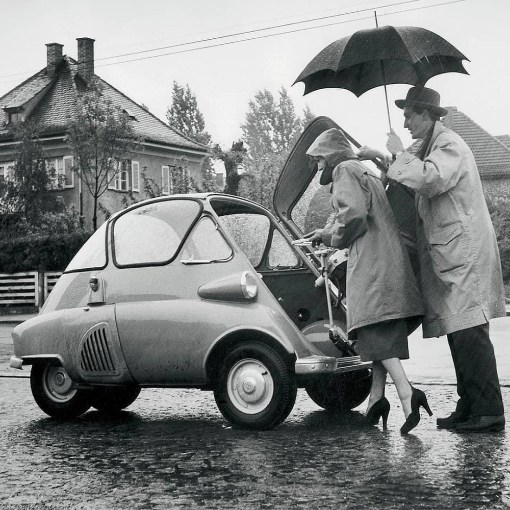 BMW Isetta front door