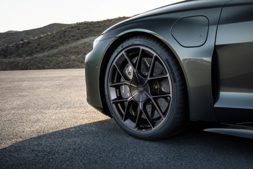 Bridgestone_Potenza_Sport