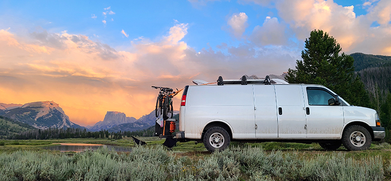 Chevrolet_Express_Camper