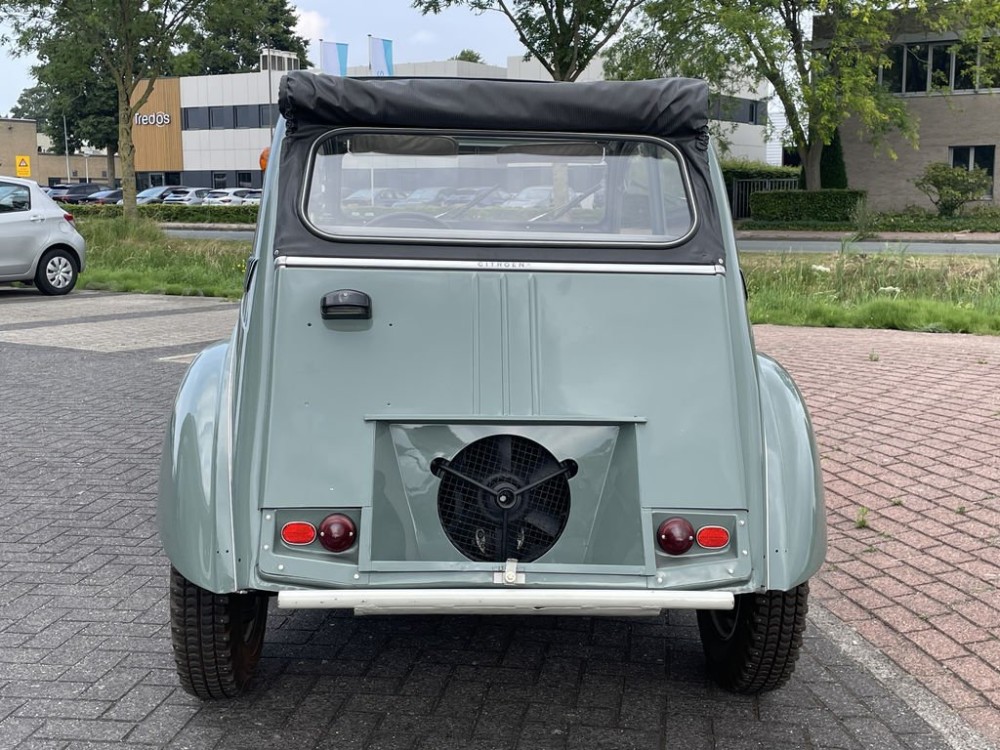 Citroën 2CV Sahara
