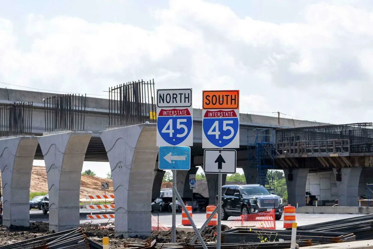 I_45_between_exits_49B_and_60A_i