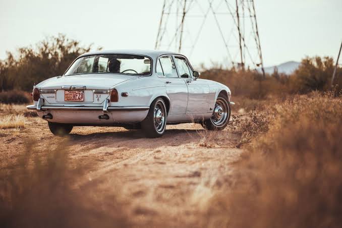 Jaguar XJ6 