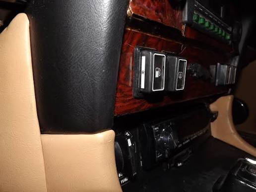 Jaguar XJ6 two fuel tanks