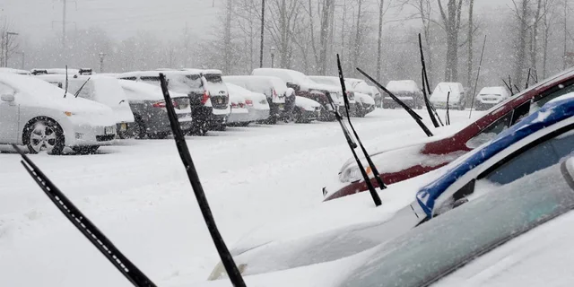 Lift_Someone_Else_s_Windshield_Wipers