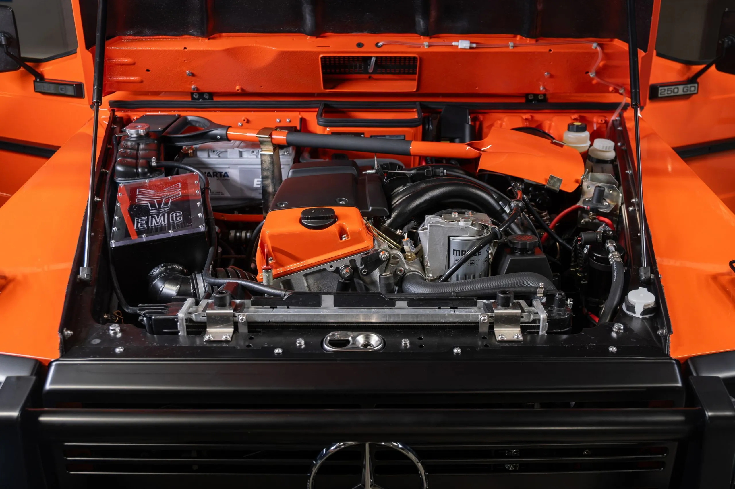 EMC Mercedes-Benz 250GD