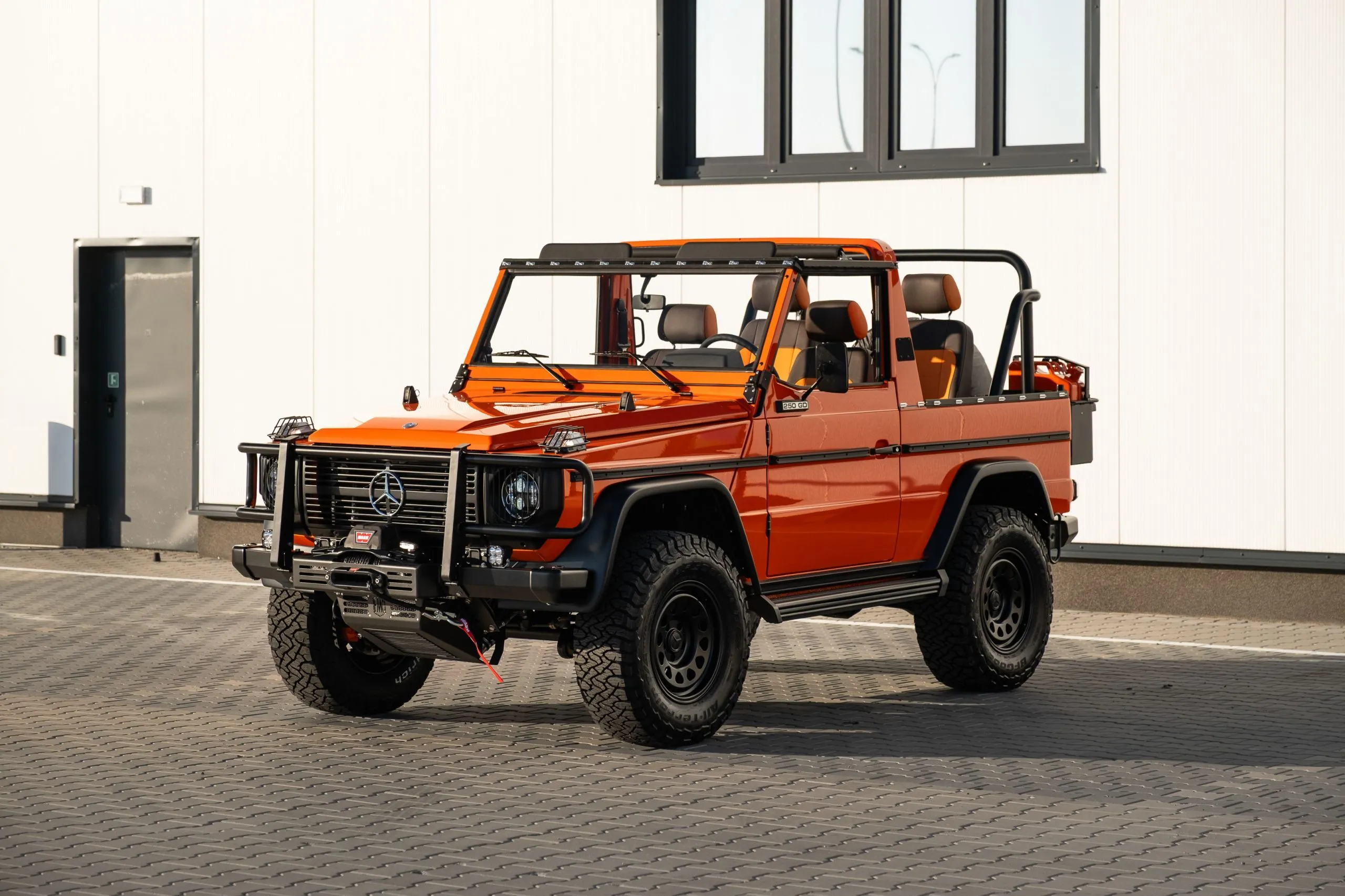EMC Mercedes-Benz 250GD