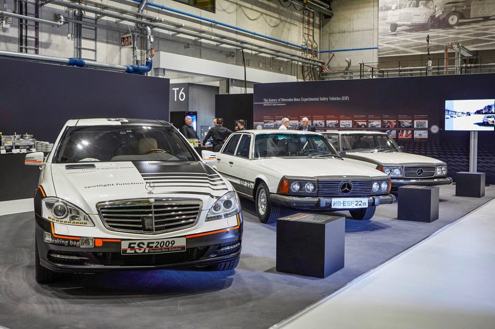 Mercedes benz esf 13