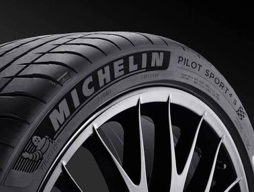 Michelin_Pilot_Sport_4S