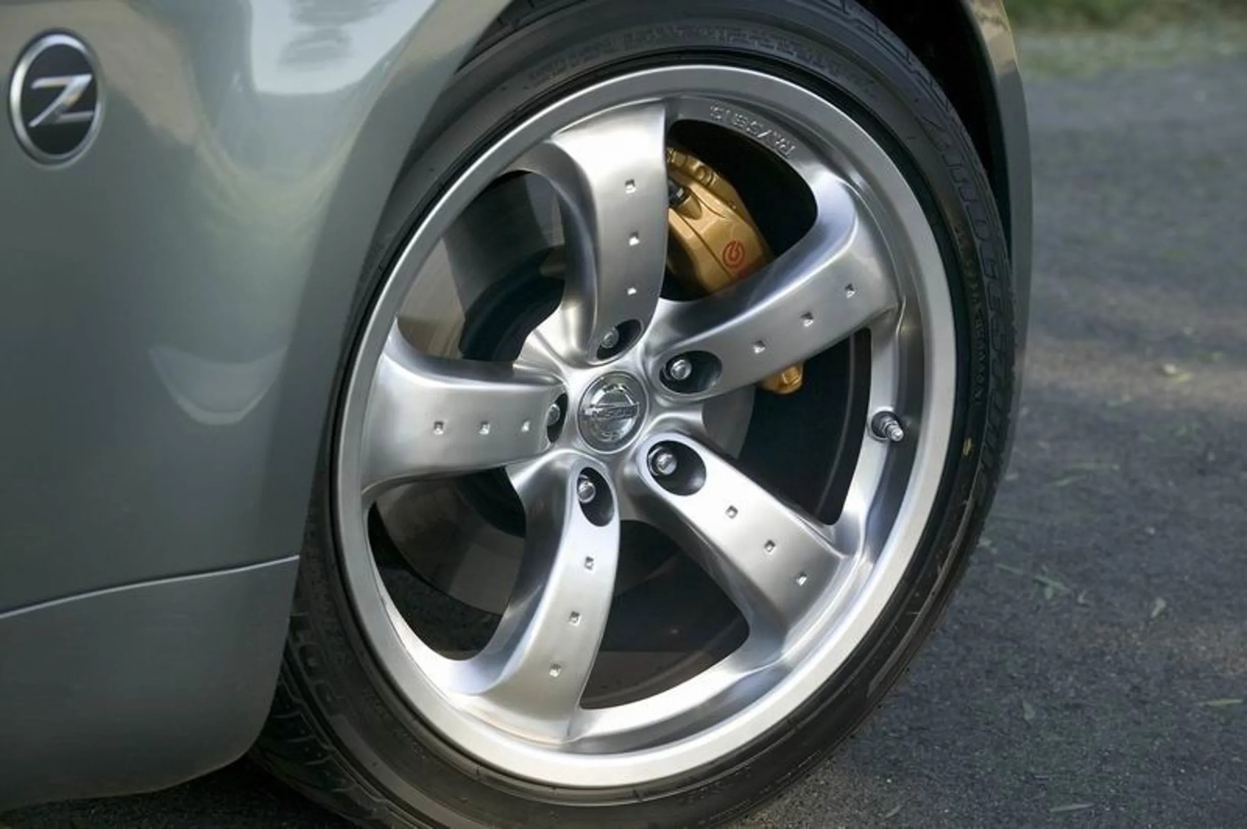 Nissan brake calipers