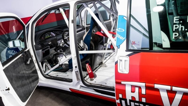 Peugeot 806 race car