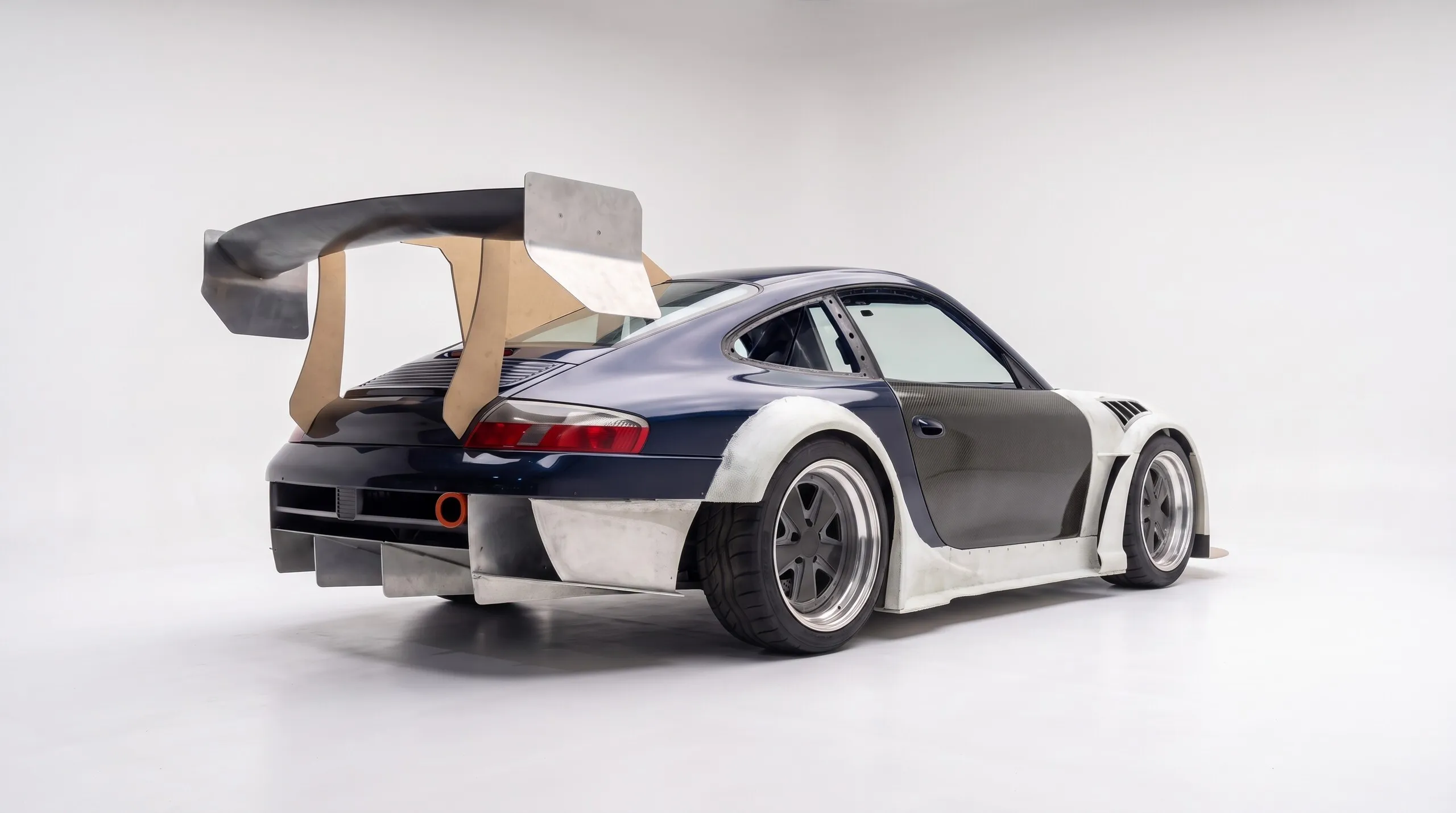 Porsche 911 LS V8