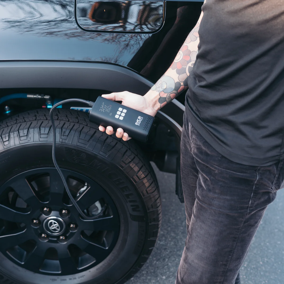 Rechargeable_Tire_Inflator_VIAIR