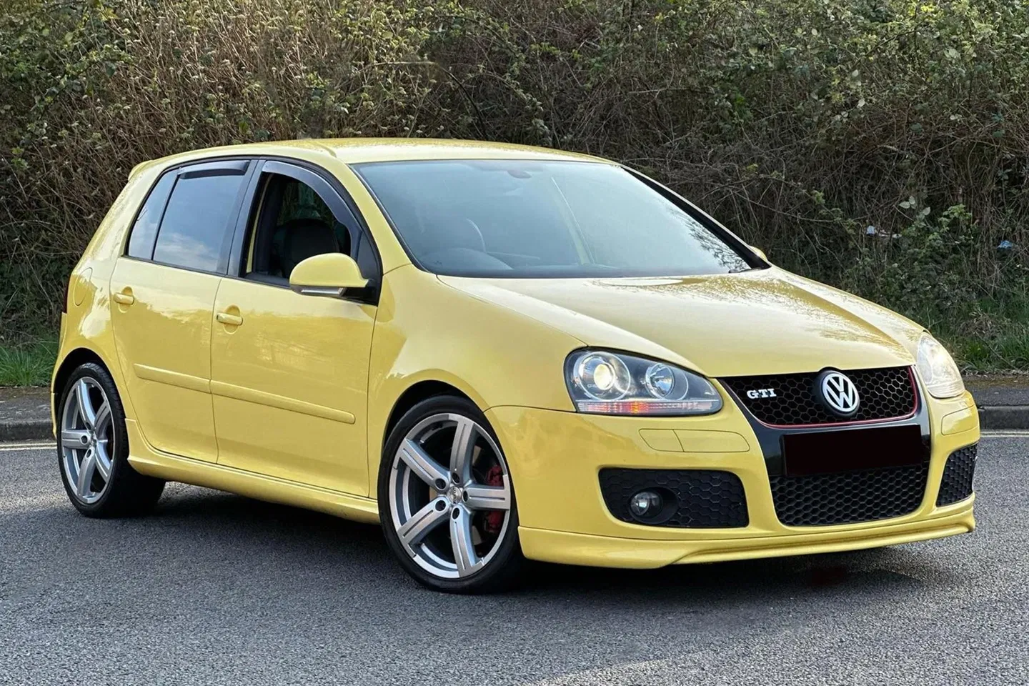 Volkswagen_Golf_GTI_Pirelli_Edit