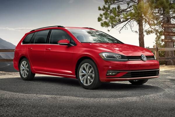 Volkswagen_Golf_SportWagen