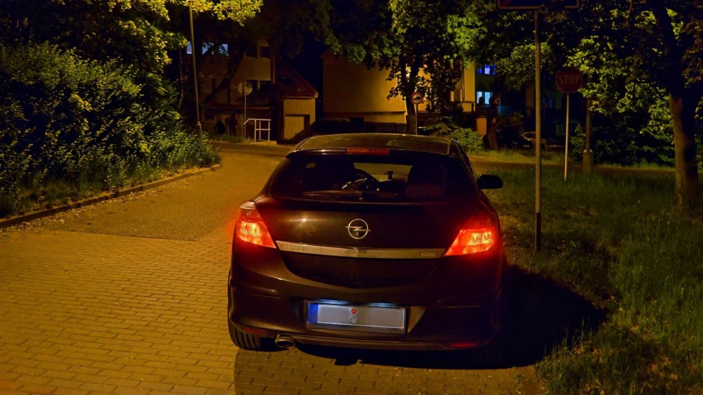 brake_lights_stay_on_when_car_is off