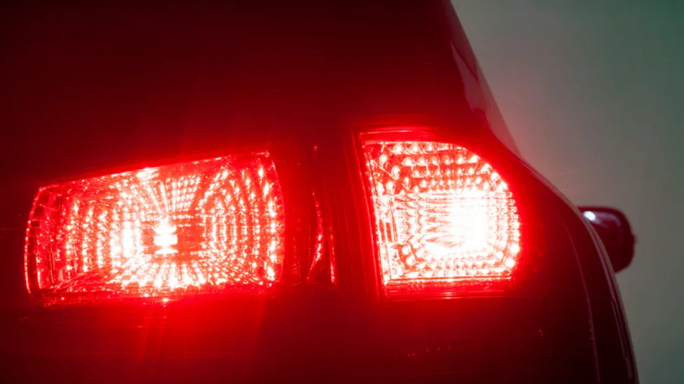 brake_lights_stay_on_when_car_is off