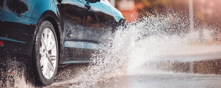 car_brakes_in_wet_weather