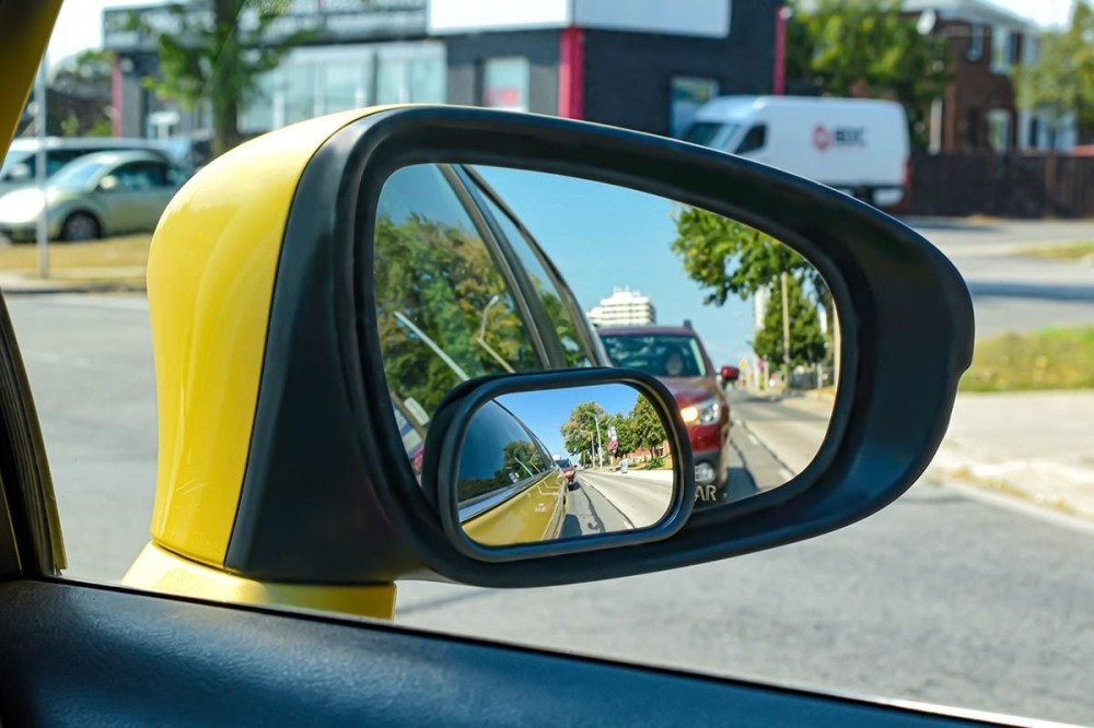 car_mirror_passenger_curved_shape