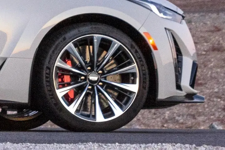 carbon_ceramic_brake_cadillac_ct