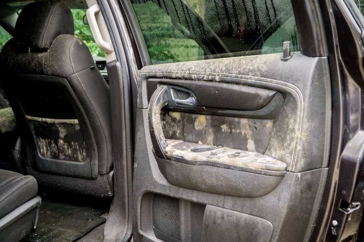 how to tell if a car was in a flood