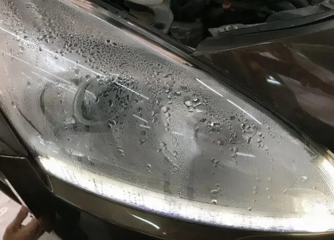 leaking_headlight