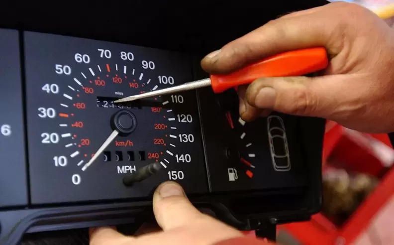 odometer_fraud_used_cars