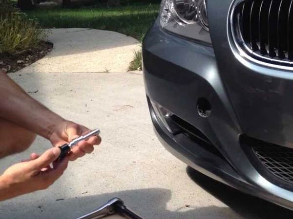 small_square_cover_on_car_bumper