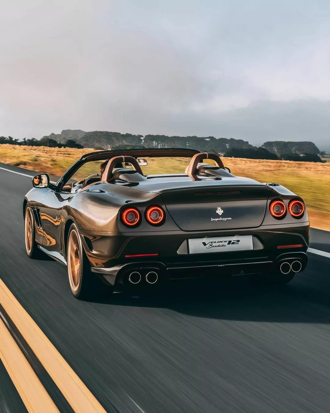 Touring Superleggera V12 Veloce Aperta