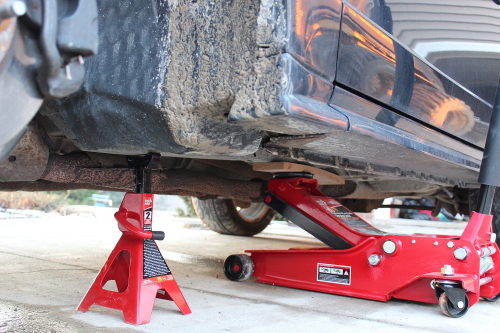 where to place car jack