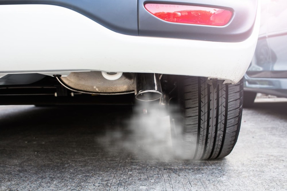 white_smoke_from_exhaust_on_startup