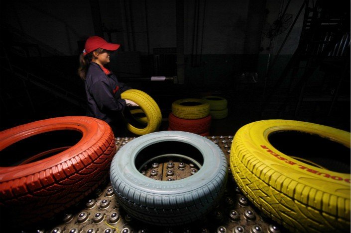 why are tires black