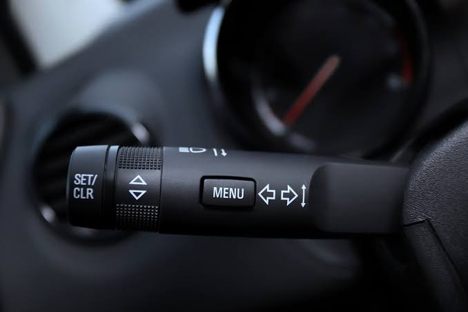 why is my turn signal blinking fast
